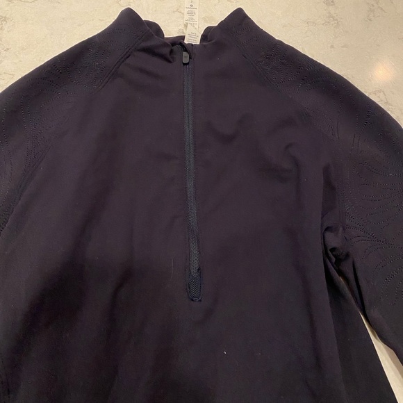 Lululemon navy blue half zip pullover - Picture 4 of 13